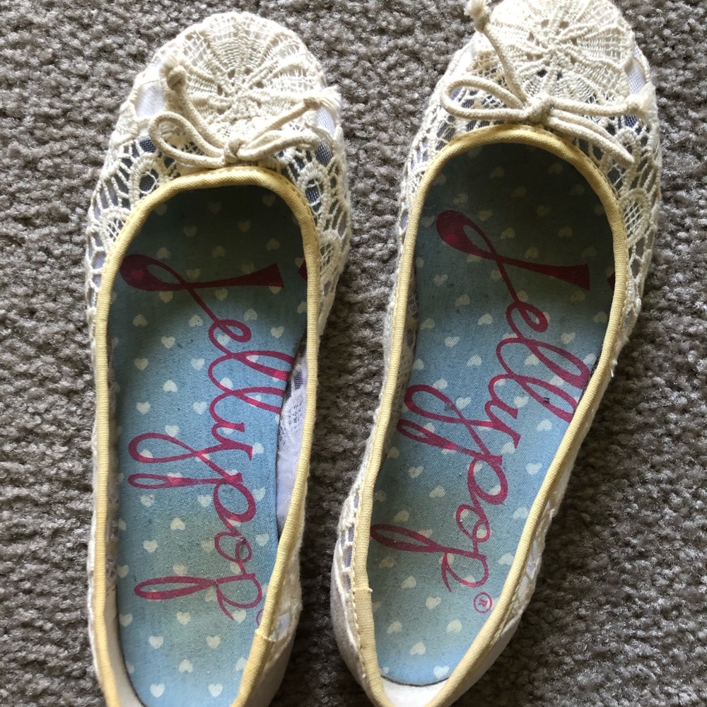 Lace flats